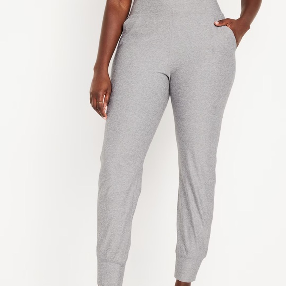 NWT OLD NAVY Extra High-Waisted Cloud+ 7/8 Leggings Color: Heather Gray - Picture 4 of 6